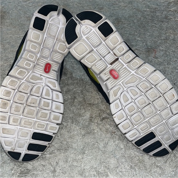 NIKE AIR HUARACHE - great condition / like new  - size 8.5 mens - Picture 3 of 4